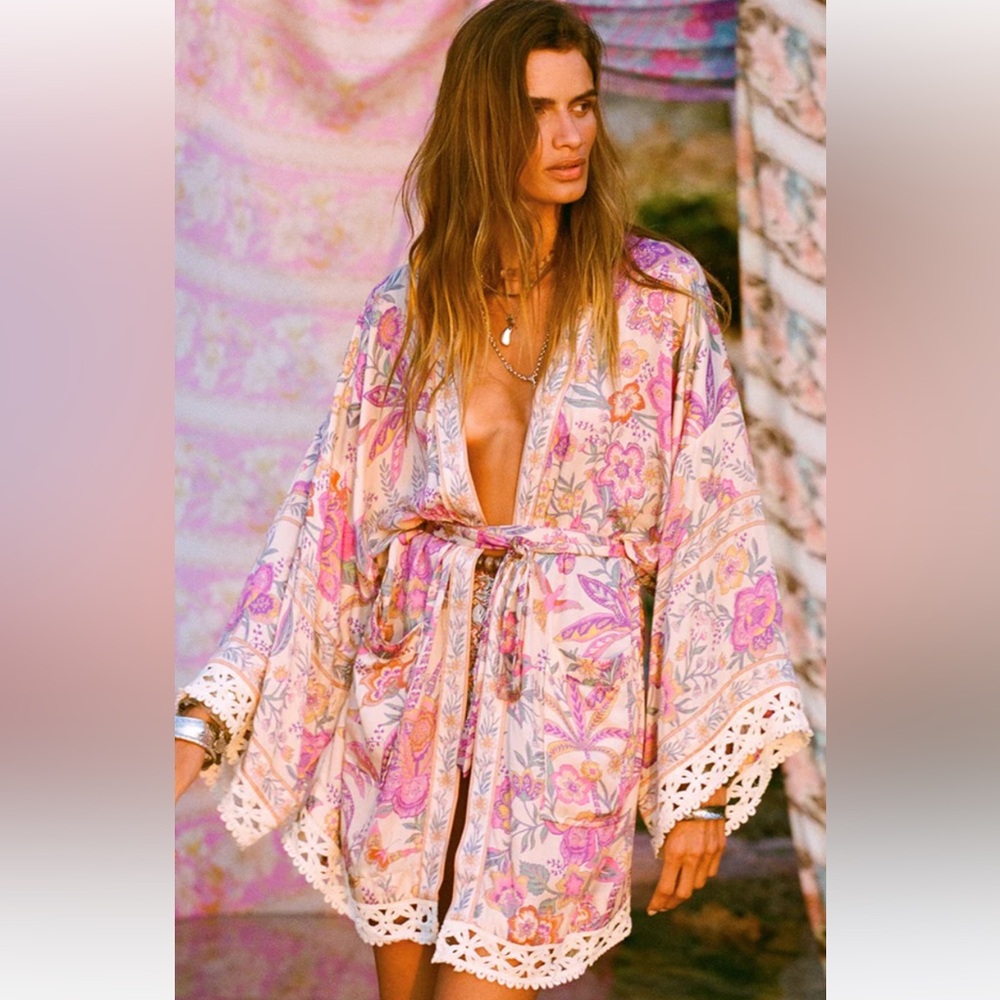💖❣️ Spell Mojave Lily Short Robe Sz M/L Color: Opal NWT!! ❣️💖